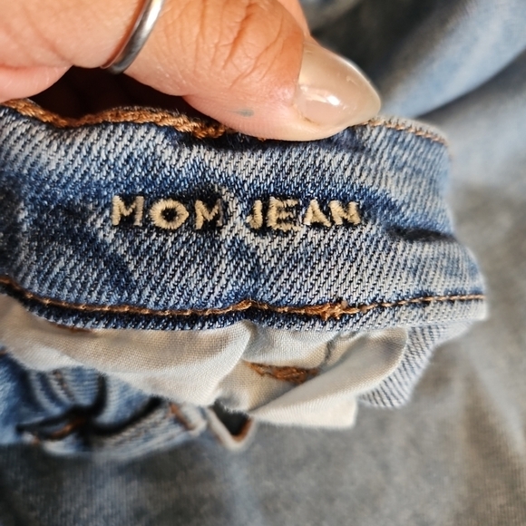 American Eagle Womens Light Wash Button Front High Waist Mom Jean 16 - Picture 8 of 13